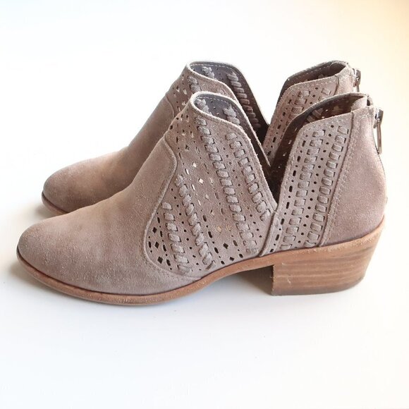 Vince Camuto Taupe Suede Leather Bock Heel Bohemian Ankle Boots Booties Size 8.5 - Picture 14 of 16